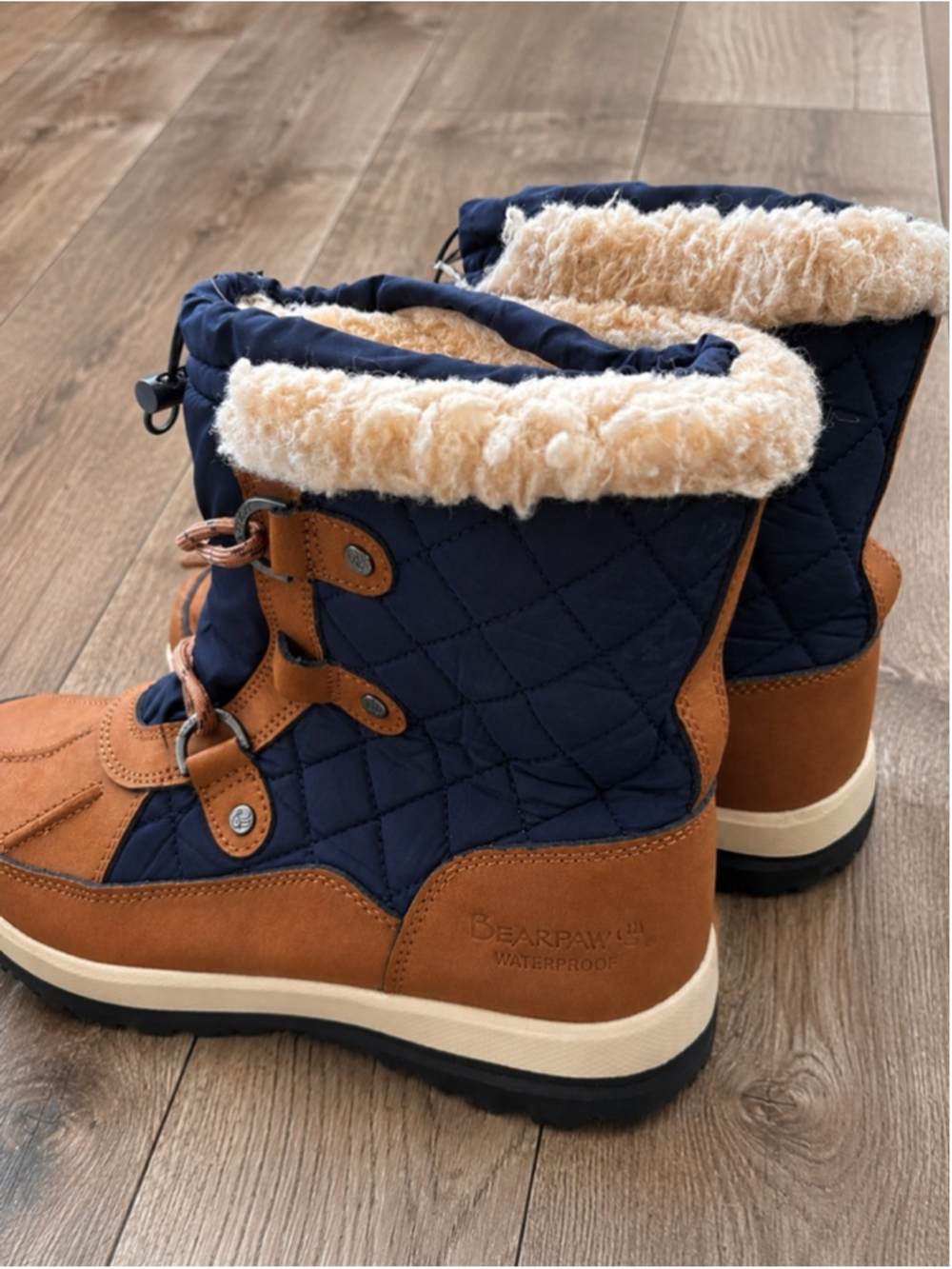 Bearpaw Waterproof Snow Boots Women’s Size 7 Navy Blue Tan Faux Fur Lined Winter